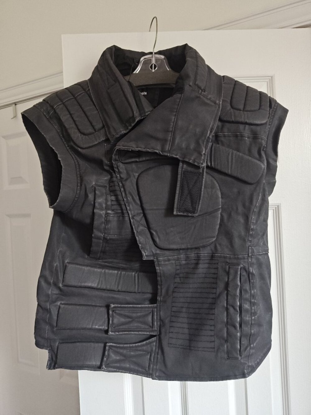 Demobaza No Sleeve Mechanic Armored Jacket MAN SS25 / ARISE